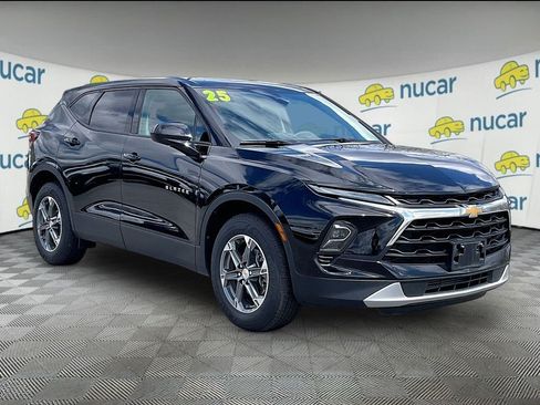 Used 2025 Chevrolet Blazer LT AWD/4WD image 1