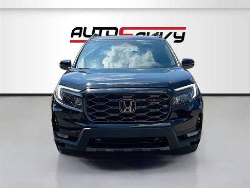 Used 2023 Honda Passport TrailSport image 2