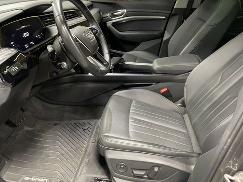 Used 2022 Audi e-tron Premium Plus w/ Premium Plus Package image 16