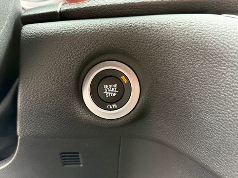 New 2026 Chrysler Pacifica Select image 15