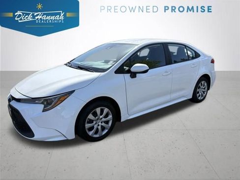 Used 2022 Toyota Corolla LE FWD image 1
