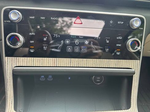 Used 2025 Genesis GV80 3.5T Prestige AWD/4WD image 22