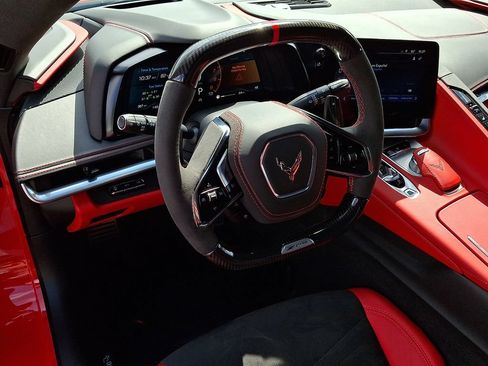 Used 2025 Chevrolet Corvette Z06 RWD image 13
