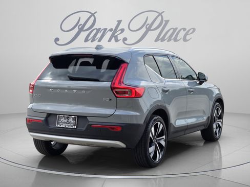 Used 2024 Volvo XC40 B5 Plus w/ Protection Package Premier AWD/4WD image 6