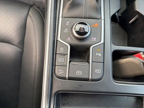 Used 2024 Kia Sorento S image 29