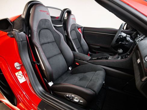 Certified 2024 Porsche 718 Boxster Spyder RS RWD image 28