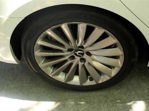 Used 2014 Hyundai Equus Signature image 27