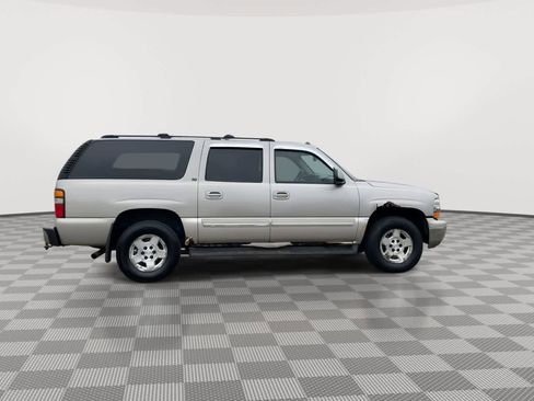 Used 2005 Chevrolet Suburban LT w/ Preferred Equipment Group image 9