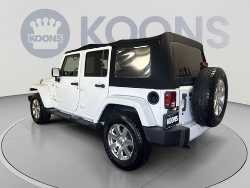 Used 2016 Jeep Wrangler Unlimited Sahara w/ Dual Top Group AWD/4WD image 4