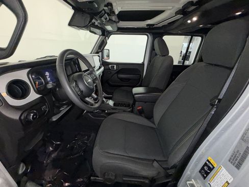 Used 2024 Jeep Wrangler Unlimited Sport AWD/4WD image 13