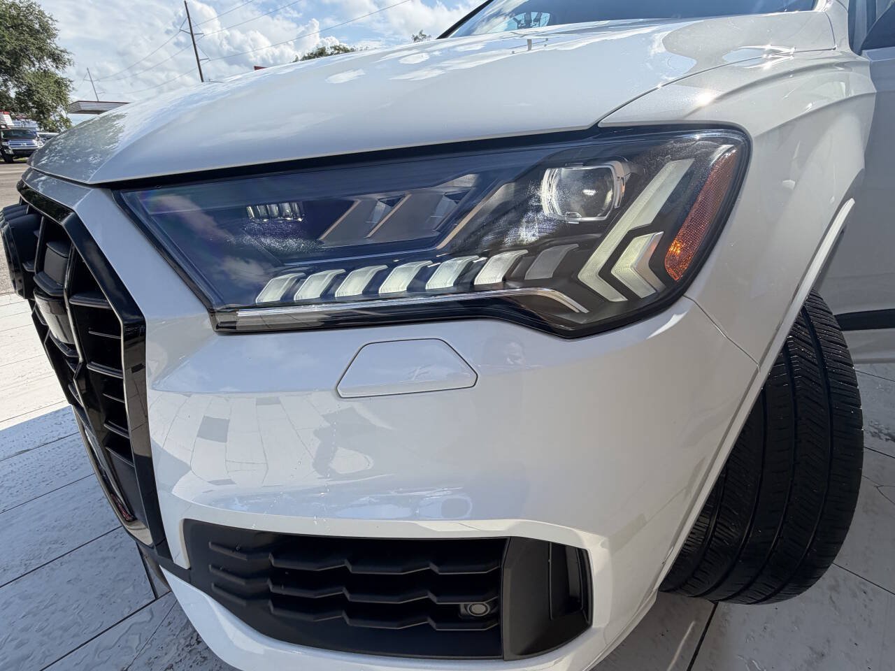 Used 2023 Audi Q7 3.0T Premium Plus w/ Premium Plus Package AWD/4WD image 11