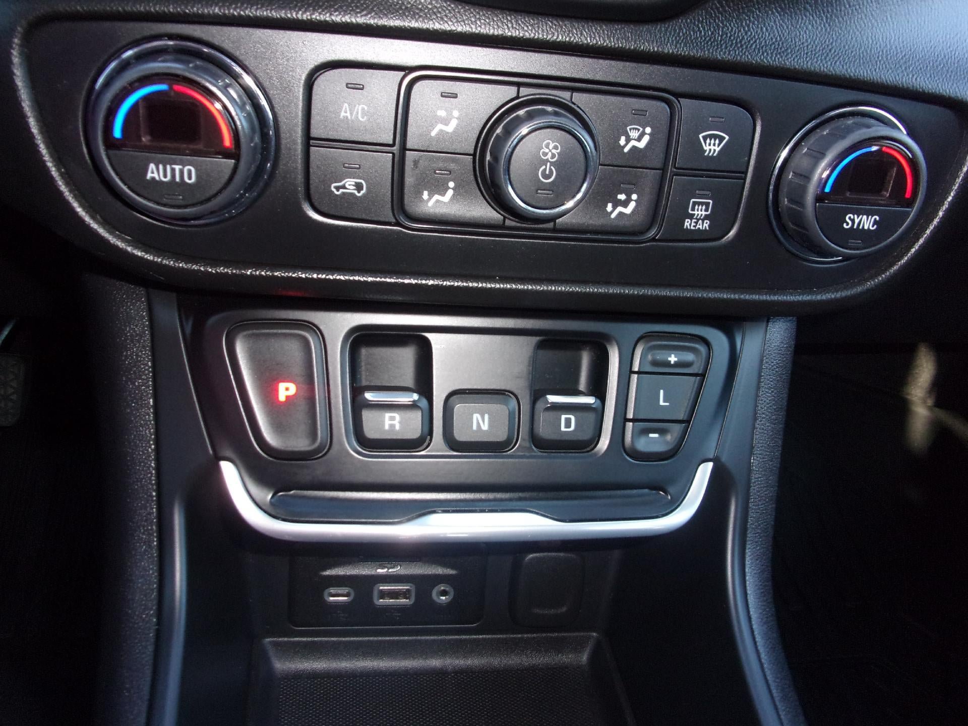 Used 2021 GMC Terrain SLT w/ Elevation Edition FWD image 16