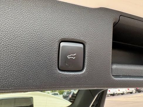 Used 2024 Ford Escape ST-Line Elite w/ Premium Technology Package AWD/4WD image 13