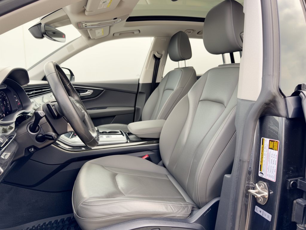 Used 2019 Audi Q8 Prestige AWD/4WD image 5