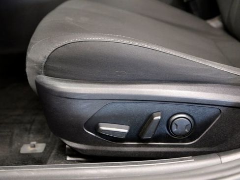 Used 2022 Hyundai Elantra SEL w/ Convenience + Premium Package image 16