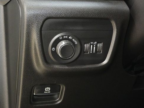 Used 2023 Jeep Grand Cherokee Altitude image 25