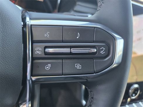 New 2025 GMC Acadia Elevation w/ Elevation Premium Package image 17