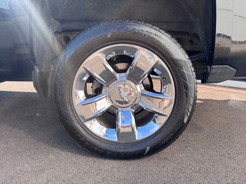 Used 2015 Chevrolet Silverado 1500 LTZ Z71 w/ LTZ Plus Package AWD/4WD image 26
