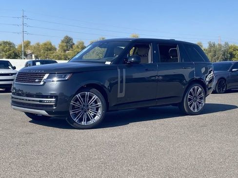Used 2025 Land Rover Range Rover Long Wheelbase SE AWD/4WD image 2