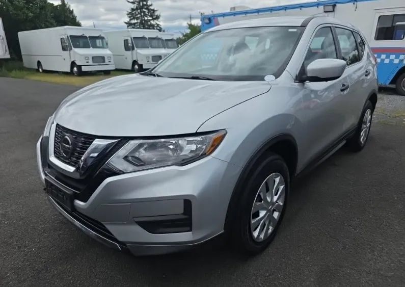Used 2018 Nissan Rogue S AWD/4WD image 1