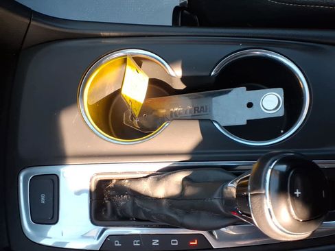 Used 2018 Chevrolet Equinox LT image 24