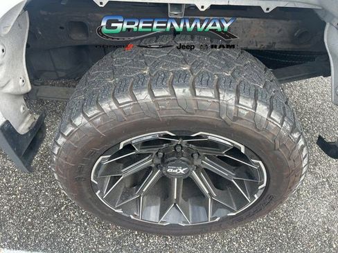 Used 2022 Chevrolet Silverado 1500 LT image 4