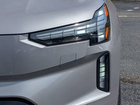 New 2026 Volvo EX90 Plus RWD image 8