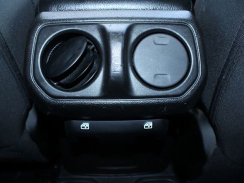 Used 2021 Jeep Wrangler Unlimited Sport AWD/4WD image 17