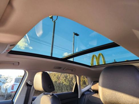 New 2026 Volkswagen Taos SE image 15