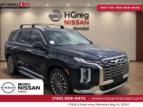 Used 2023 Hyundai Palisade Calligraphy FWD image 1