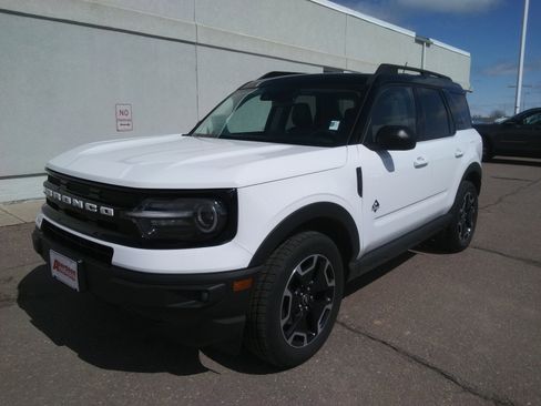 Used 2021 Ford Bronco Sport Outer Banks image 2