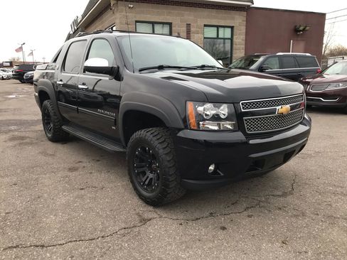 Used 2013 Chevrolet Avalanche LT w/ All-Star Edition image 3