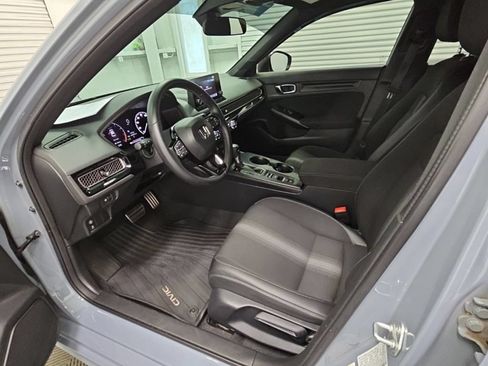 Used 2023 Honda Civic Sport image 11