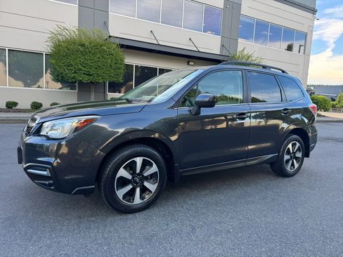 Used 2018 Subaru Forester 2.5i Limited AWD/4WD image 5