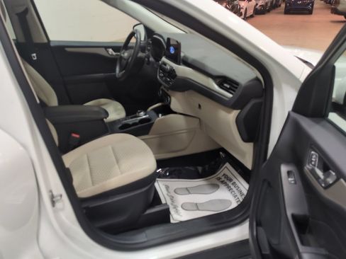 Used 2021 Ford Escape SE w/ Convenience Package AWD/4WD image 9