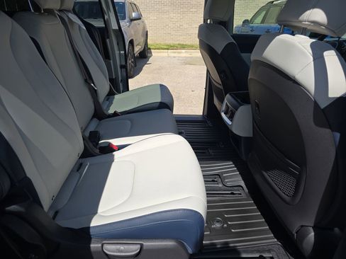 New 2026 Kia Carnival SX FWD image 11