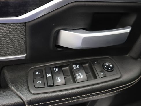 Used 2022 RAM 2500 Big Horn w/ Night Edition image 41