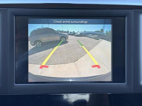 Used 2018 Chrysler Pacifica Touring-L w/ Tire & Wheel Group FWD image 20