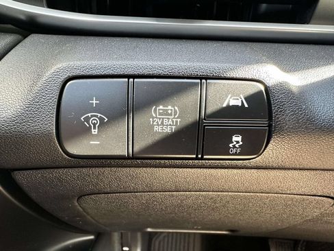 Used 2023 Hyundai Elantra Blue FWD image 14