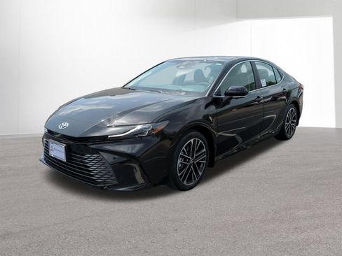 New 2026 Toyota Camry XLE FWD image 1