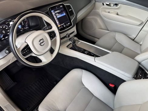 Used 2022 Volvo XC90 T5 Momentum w/ Protection Package image 13