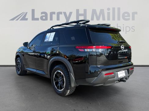 Used 2025 Nissan Pathfinder Rock Creek AWD/4WD image 3