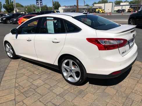Used 2013 Ford Focus Titanium w/ Titanium Handling Pkg FWD image 4