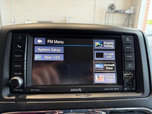 Used 2016 Chrysler Town & Country Touring FWD image 21