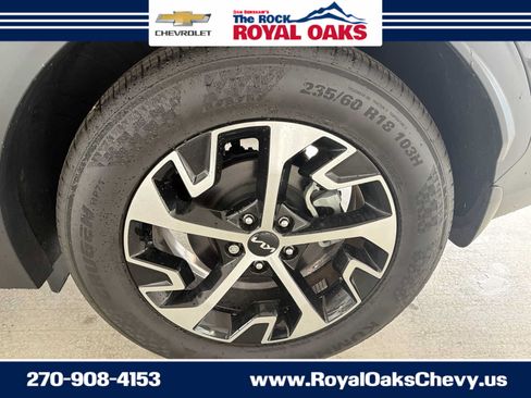 Used 2025 Kia Sportage EX FWD image 11
