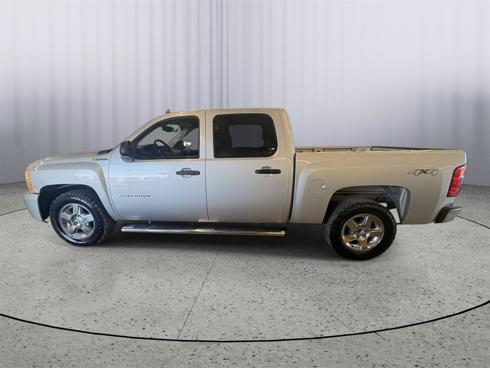 Used 2011 Chevrolet Silverado 1500 4x4 Crew Cab Hybrid image 2