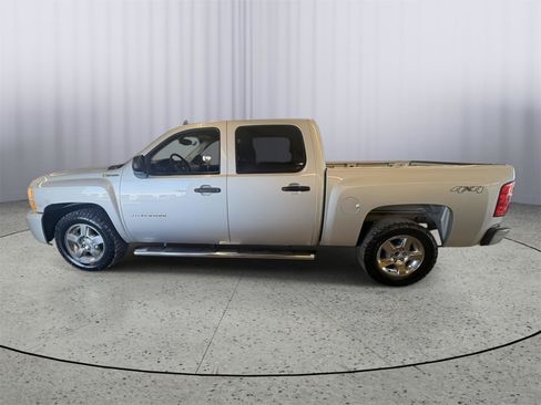 Used 2011 Chevrolet Silverado 1500 4x4 Crew Cab Hybrid image 2