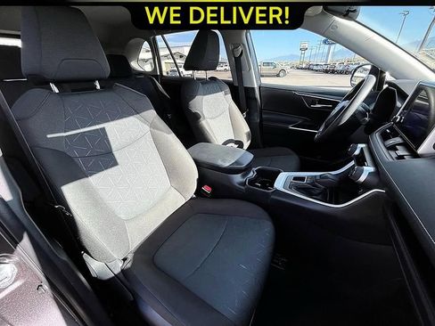 Used 2025 Toyota RAV4 XLE AWD/4WD image 19