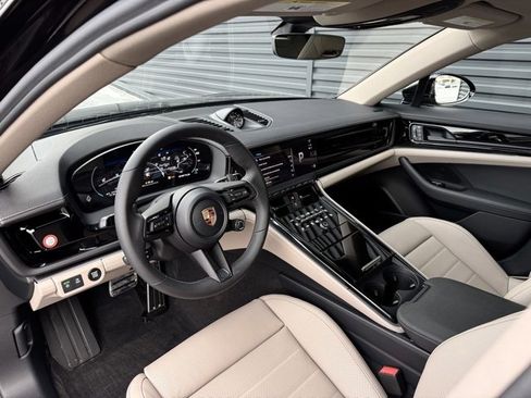 New 2026 Porsche Panamera 4 image 4