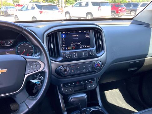 Used 2021 Chevrolet Colorado Z71 AWD/4WD image 7